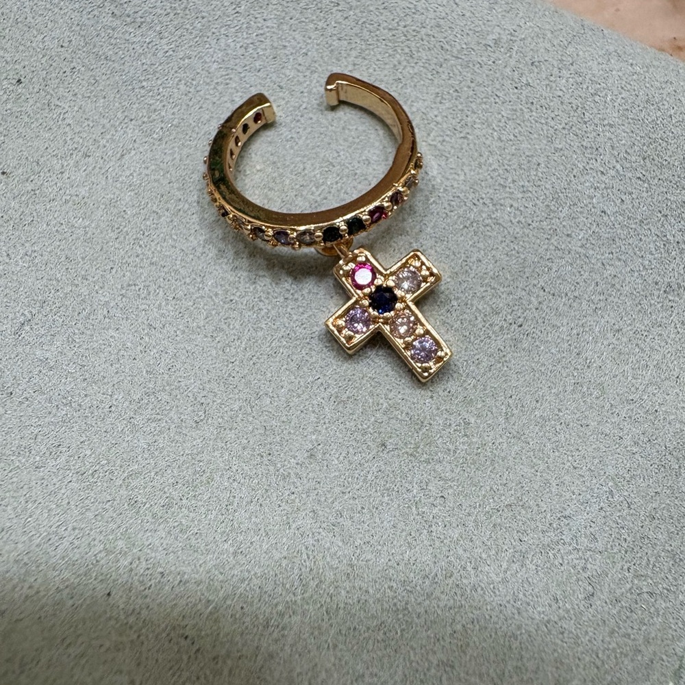 New Gold plated Cross ear cuff with Crystals 80’s vibe
